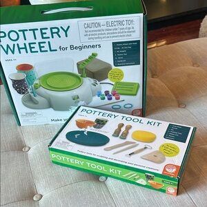 NIB Mindware Pottery Wheel for Beginners + Pottery Tool Kit